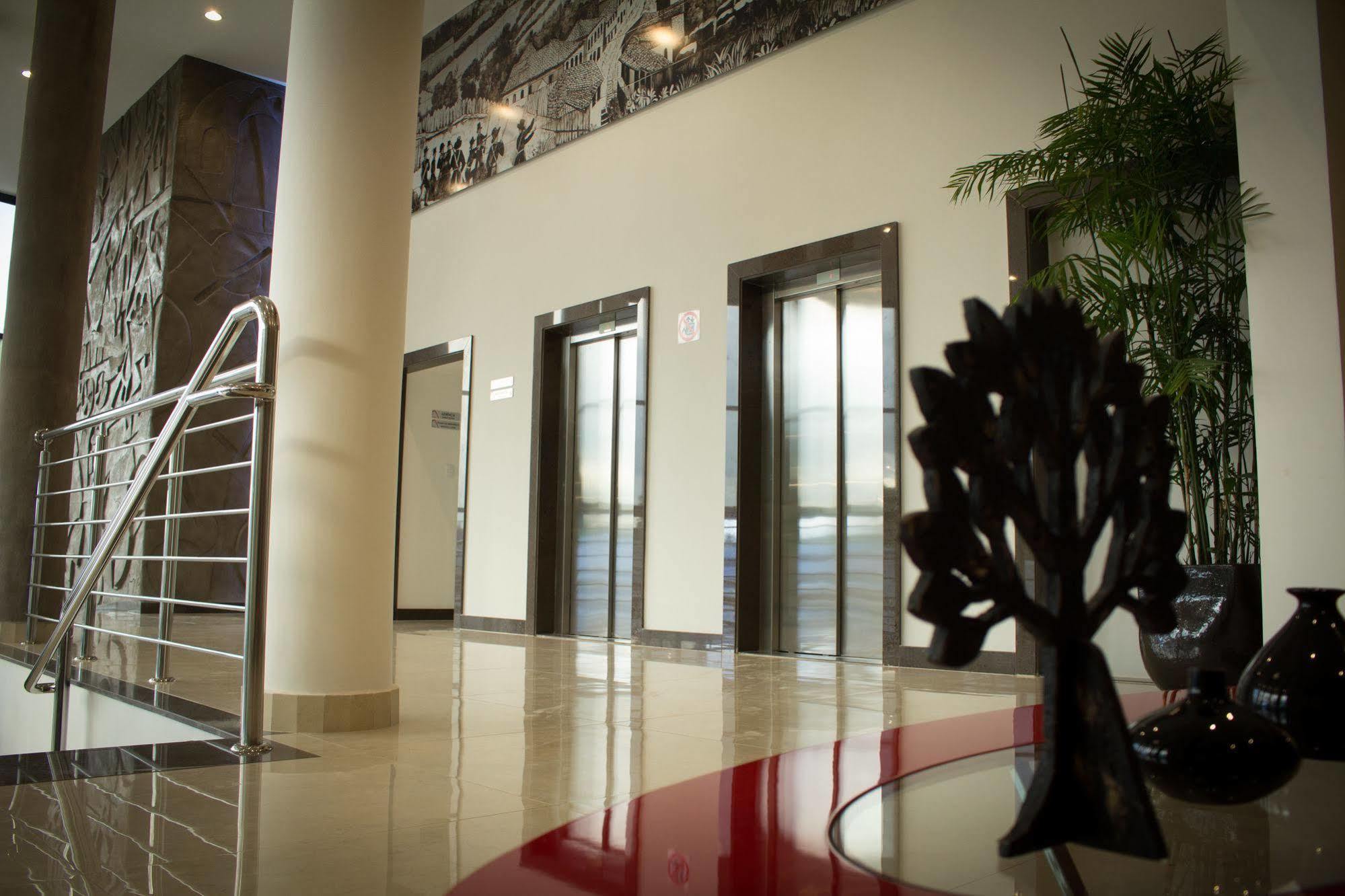Minas Platinum Hotel & Convention Conselheiro Lafaiete Exterior photo